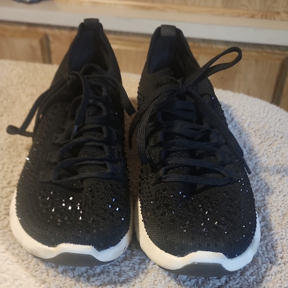 Aetrex Women's Black Sneakers - Picture 4 of 6